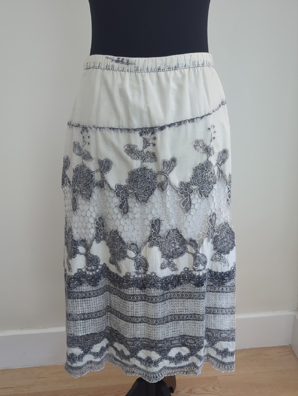 Soft Surroundings Faux Wrap Cream & Grey Wash Print & Lace Overlay Midi Skirt - Picture 7 of 9